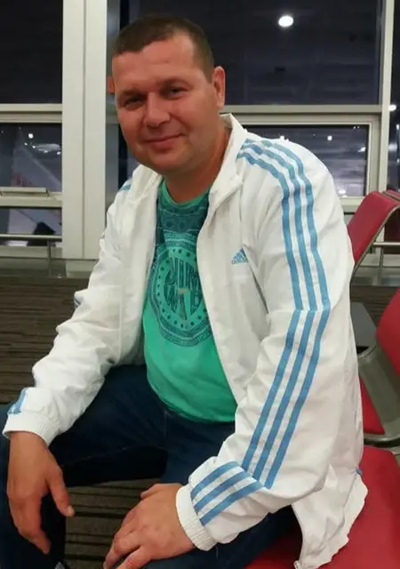 Я Олег, 47, знакомлюсь для открытые отношения в Полтаве