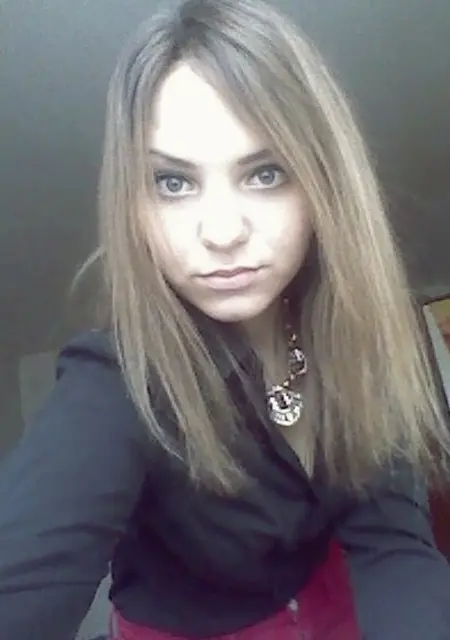 Карина з Маріуполя, шукаю на сайті знайомства без зобов'язань