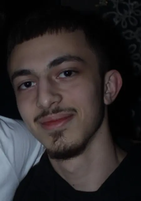 Давид из Полтавы, мне 18, познакомлюсь на одну ночь