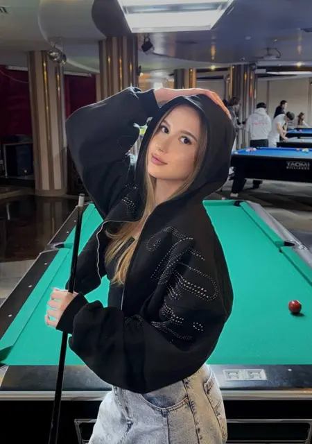 Я Милана, 19, из Бишкека, ищу знакомство для дружбы