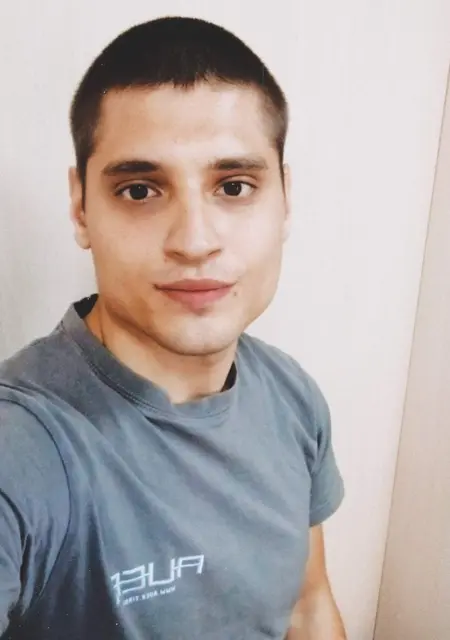 Я Евгений, 26, знакомлюсь на одну ночь в Полтаве